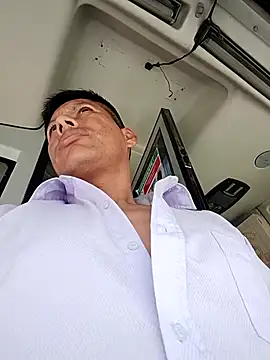 alexchir4 online show from October 29, 2025, 5:12 pm