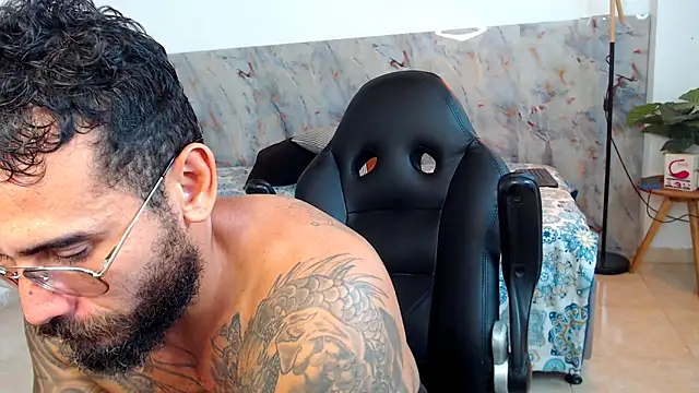 Snapshot of hanz_col chatting on November 18, 2025, 3:32 am hanz col online show from November 18, 2025, 3:32 am