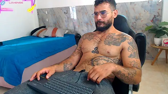 Snapshot of hanz_col chatting on October 31, 2025, 12:02 pm hanz col online show from October 31, 2025, 12:02 pm