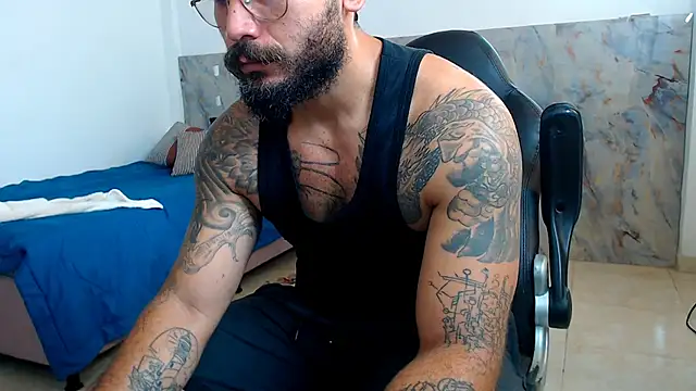 Snapshot of hanz_col chatting on November 11, 2025, 10:32 am hanz col online show from November 11, 2025, 10:32 am