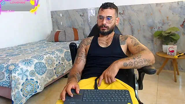 Snapshot of hanz_col chatting on October 25, 2025, 1:01 pm hanz col online show from October 25, 2025, 1:01 pm