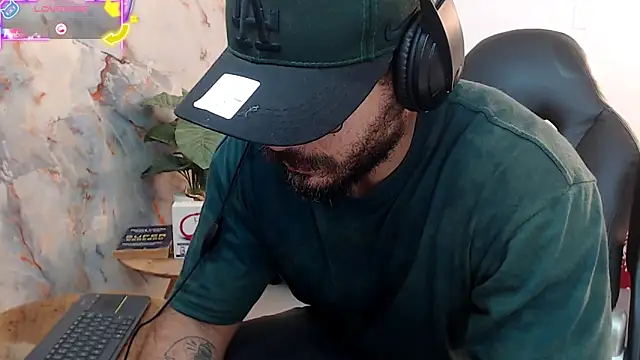 Snapshot of hanz_col chatting on October 9, 2025, 1:44 pm hanz col online show from October 9, 2025, 1:44 pm