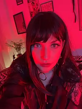 Sofia Poly online show from November 11, 2025, 11:42 pm