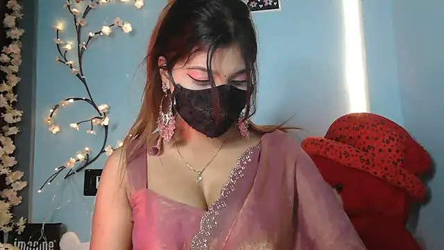 Reena Singh53 online show from February 2, 2026, 1:10 pm