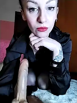 Snapshot of dahlia_82 chatting on February 6, 2026, 10:33 am dahlia 82 online show from February 6, 2026, 10:33 am