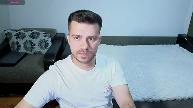 JohnnyStepBro online show from July 12, 2026, 7:26 pm