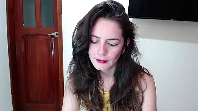 Snapshot of Hanny_24 chatting on July 7, 2026, 12:31 pm Hanny 24 online show from July 7, 2026, 12:31 pm
