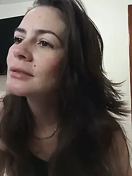 Snapshot of Hanny_24 chatting on June 24, 2026, 12:15 pm Hanny 24 online show from June 24, 2026, 12:15 pm