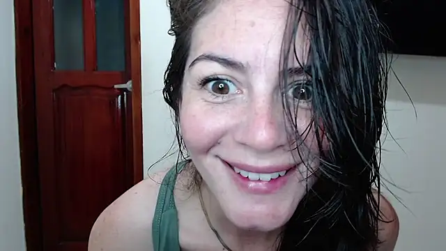 Snapshot of Hanny_24 chatting on July 6, 2026, 9:27 am Hanny 24 online show from July 6, 2026, 9:27 am