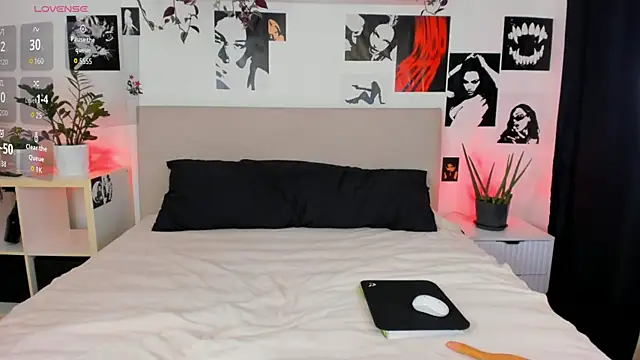 Snapshot of Lisa_Moones chatting on October 23, 2025, 5:33 pm Lisa Moones online show from October 23, 2025, 5:33 pm