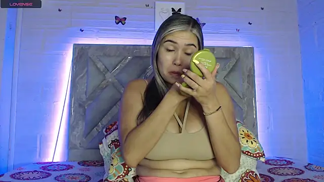 Snapshot of tami_vega chatting on June 5, 2026, 12:11 pm tami vega online show from June 5, 2026, 12:11 pm
