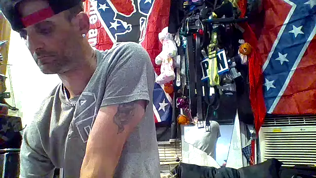 Snapshot of slinginbigD chatting on October 12, 2025, 11:11 am slinginbigD online show from October 12, 2025, 11:11 am