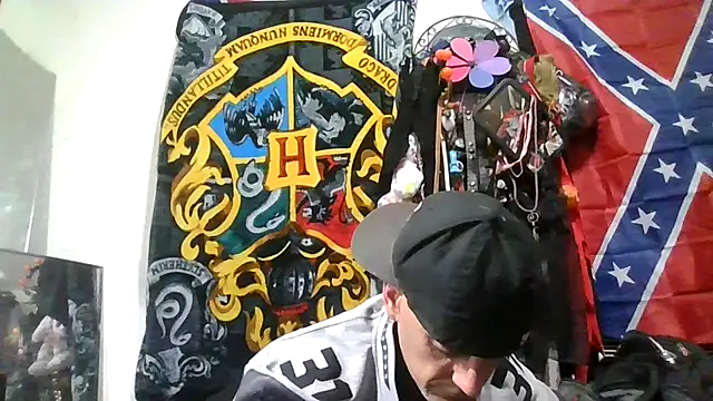 Snapshot of slinginbigD chatting on November 9, 2025, 12:09 pm slinginbigD online show from November 9, 2025, 12:09 pm