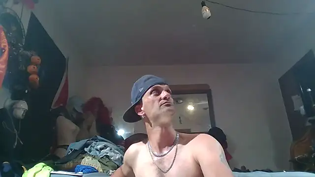 Snapshot of slinginbigD chatting on July 5, 2026, 11:00 pm slinginbigD online show from July 5, 2026, 11:00 pm