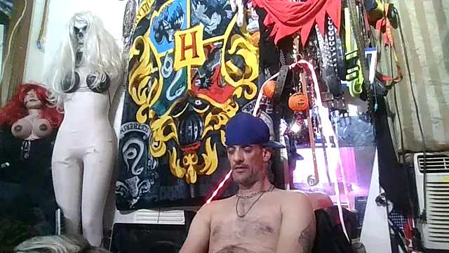 Snapshot of slinginbigD chatting on November 26, 2025, 9:53 am slinginbigD online show from November 26, 2025, 9:53 am