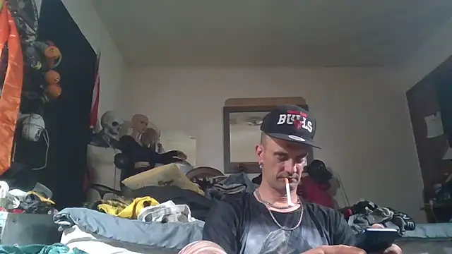 Snapshot of slinginbigD chatting on July 18, 2026, 6:00 am slinginbigD online show from July 18, 2026, 6:00 am
