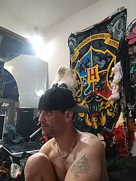 Snapshot of slinginbigD chatting on November 3, 2025, 7:39 pm slinginbigD online show from November 3, 2025, 7:39 pm