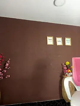 Little Ivy online show from November 25, 2025, 7:36 pm