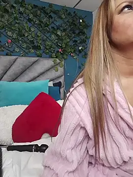 Snapshot of Grey_Lorenz11 chatting on March 19, 2026, 2:28 pm Grey Lorenz11 online show from March 19, 2026, 2:28 pm