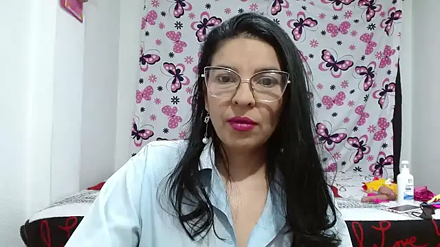 Snapshot of anybellucci43 chatting on February 11, 2025, 2:35 am anybellucci43 online show from February 11, 2025, 2:35 am