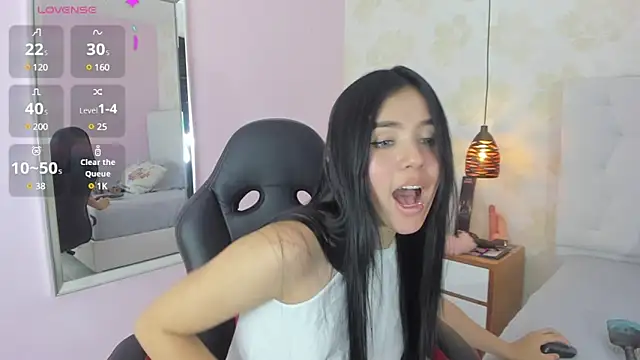 Snapshot of CASSIESTONEMM1 chatting on January 14, 2025, 8:15 pm CASSIESTONEMM1 online show from January 14, 2025, 8:15 pm