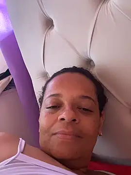 Snapshot of lomagata chatting on December 3, 2025, 1:10 pm lomagata online show from December 3, 2025, 1:10 pm