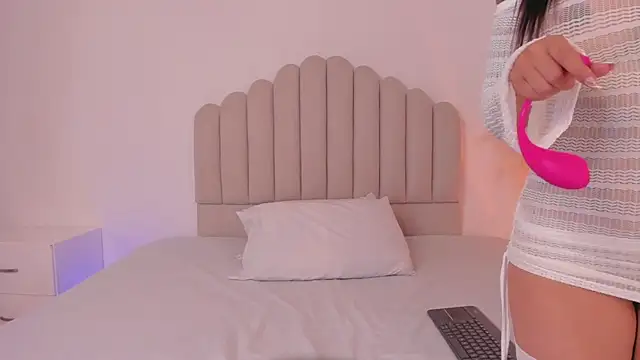 Snapshot of valerysantos_ chatting on July 22, 2026, 12:07 pm valerysantos online show from July 22, 2026, 12:07 pm