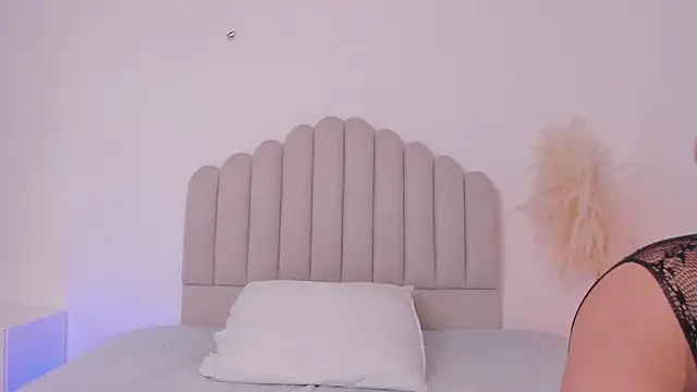 Snapshot of valerysantos_ chatting on July 13, 2026, 12:04 pm valerysantos online show from July 13, 2026, 12:04 pm