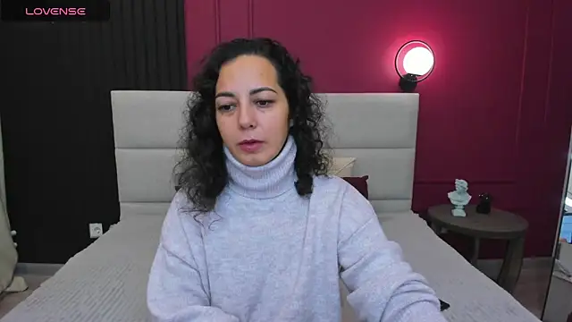 Snapshot of Linda_Insatiable chatting on September 29, 2025, 1:23 am Linda Insatiable online show from September 29, 2025, 1:23 am