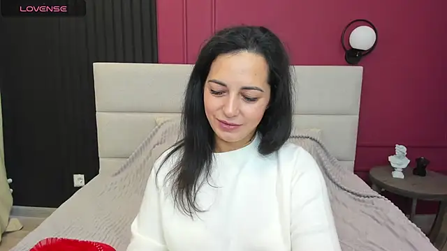 Snapshot of Linda_Insatiable chatting on October 2, 2025, 1:42 am Linda Insatiable online show from October 2, 2025, 1:42 am