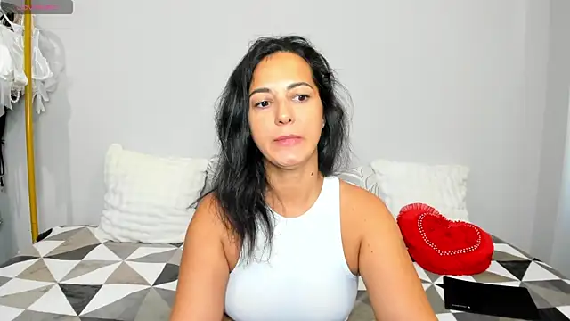 Snapshot of Linda_Insatiable chatting on July 11, 2026, 1:28 am Linda Insatiable online show from July 11, 2026, 1:28 am