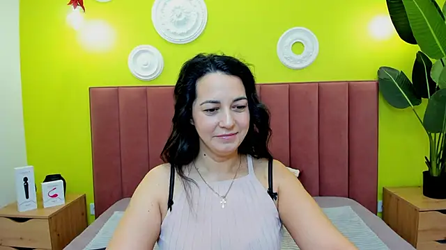 Linda Insatiable online show from February 2, 2026, 1:37 am