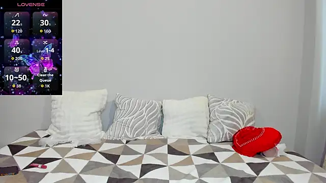 Snapshot of Linda_Insatiable chatting on July 28, 2026, 1:24 am Linda Insatiable online show from July 28, 2026, 1:24 am