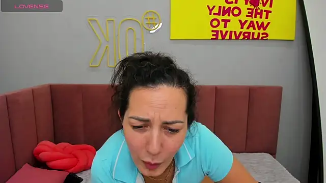 Snapshot of Linda_Insatiable chatting on March 14, 2025, 7:37 am Linda Insatiable online show from March 14, 2025, 7:37 am