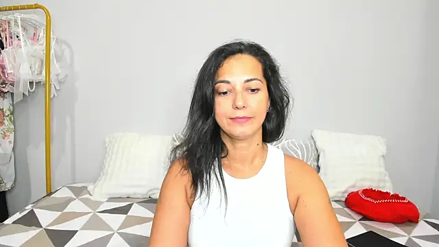Snapshot of Linda_Insatiable chatting on July 2, 2026, 1:06 am Linda Insatiable online show from July 2, 2026, 1:06 am
