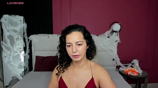 Snapshot of Linda_Insatiable chatting on October 22, 2025, 1:27 am Linda Insatiable online show from October 22, 2025, 1:27 am