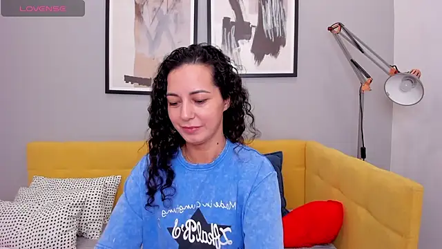 Snapshot of Linda_Insatiable chatting on March 23, 2025, 1:31 am Linda Insatiable online show from March 23, 2025, 1:31 am