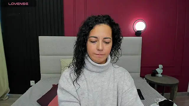 Snapshot of Linda_Insatiable chatting on September 19, 2025, 1:31 am Linda Insatiable online show from September 19, 2025, 1:31 am