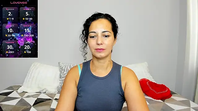 Snapshot of Linda_Insatiable chatting on July 24, 2026, 1:23 am Linda Insatiable online show from July 24, 2026, 1:23 am