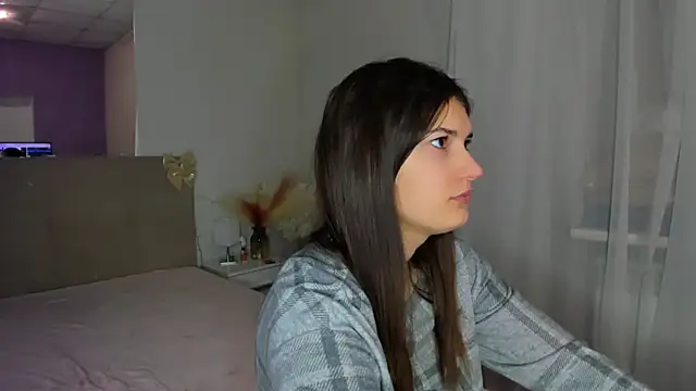 Laura Leee online show from February 23, 2026, 6:25 am