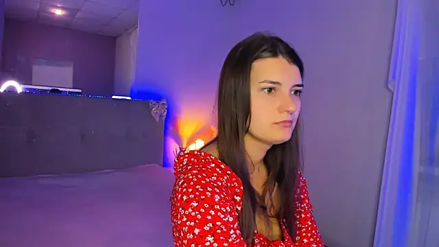 Laura Leee online show from July 14, 2026, 4:50 am
