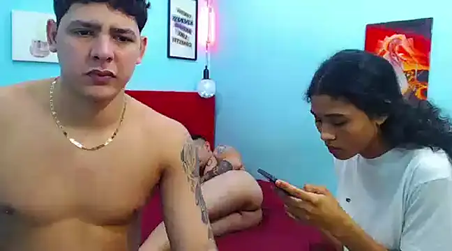 Snapshot of destroys_girls chatting on December 10, 2024, 4:45 am destroys girls online show from December 10, 2024, 4:45 am