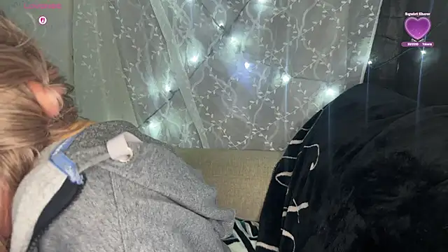 Snapshot of VeronicaRonnieTaylor chatting on November 3, 2025, 2:53 pm VeronicaRonnieTaylor online show from November 3, 2025, 2:53 pm