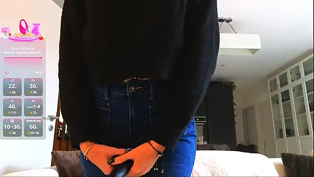 Snapshot of Luxymin34 chatting on November 24, 2025, 1:22 pm Luxymin34 online show from November 24, 2025, 1:22 pm