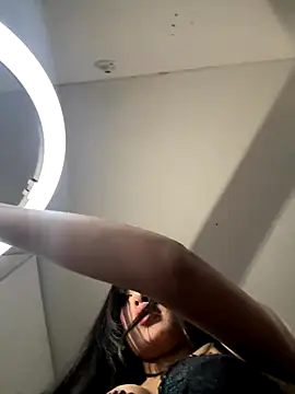 Snapshot of Dulceeany chatting on November 23, 2025, 4:28 pm Dulceeany online show from November 23, 2025, 4:28 pm