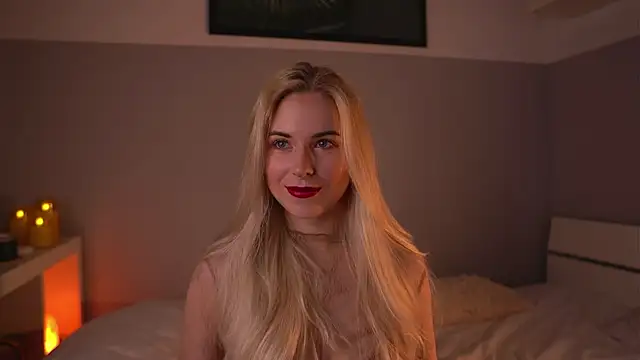 Snapshot of lorrie_love_story chatting on May 10, 2026, 11:36 am lorrie love story online show from May 10, 2026, 11:36 am
