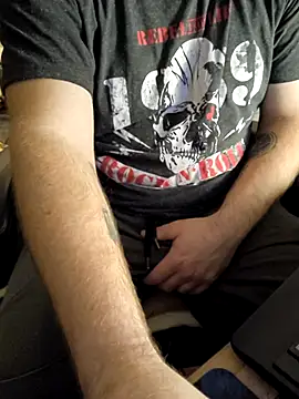 Snapshot of OdinWolf1990 chatting on November 17, 2025, 7:01 am OdinWolf1990 online show from November 17, 2025, 7:01 am