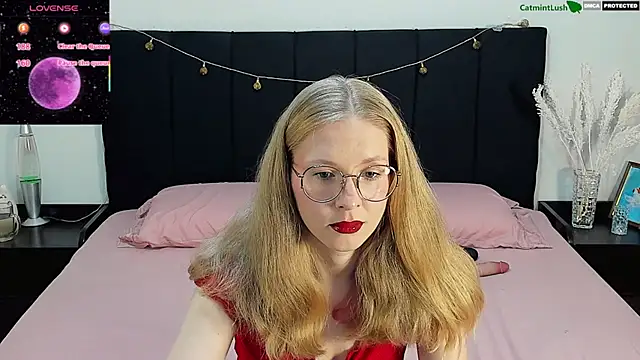 Snapshot of CatmintLush chatting on July 10, 2026, 11:38 pm CatmintLush online show from July 10, 2026, 11:38 pm