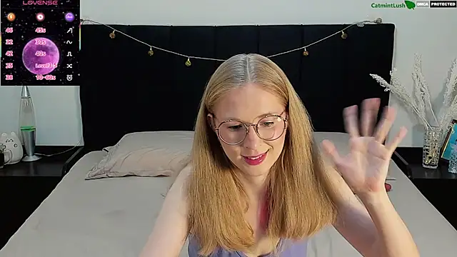 Snapshot of CatmintLush chatting on July 16, 2026, 11:35 pm CatmintLush online show from July 16, 2026, 11:35 pm