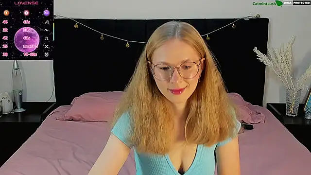 Snapshot of CatmintLush chatting on July 25, 2026, 11:44 pm CatmintLush online show from July 25, 2026, 11:44 pm